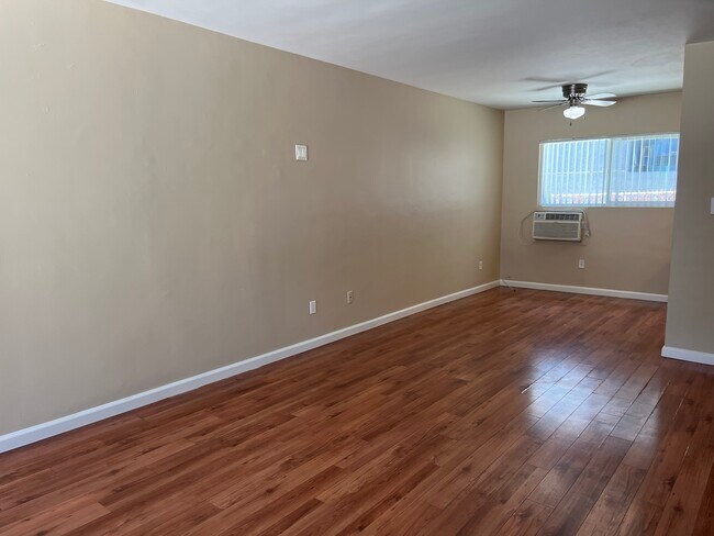 Foto del edificio - 13760 Sherman Way