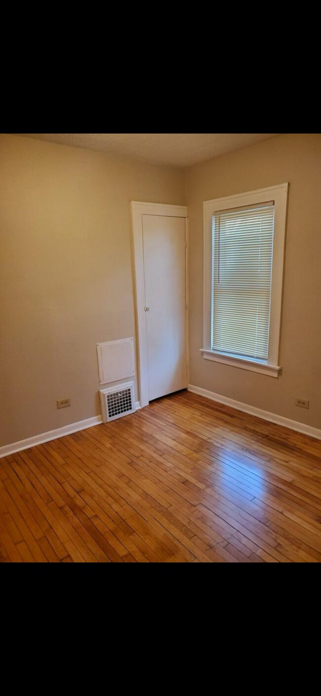 Foto del edificio - 4507 Camden Ave N