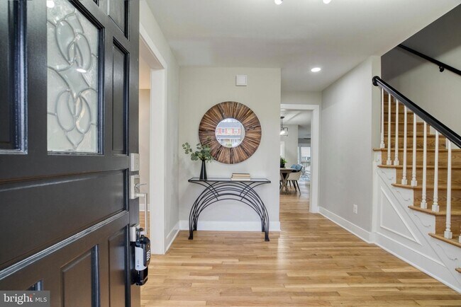 Foto del edificio - 4311 Southwood Dr