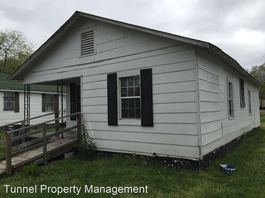 Primary Photo - 2 br, 1 bath House - 3414 DeLong Street