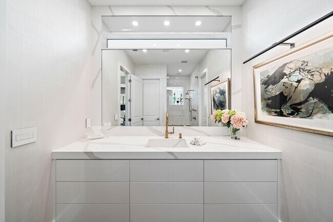Building Photo - 7033 Edison Pl