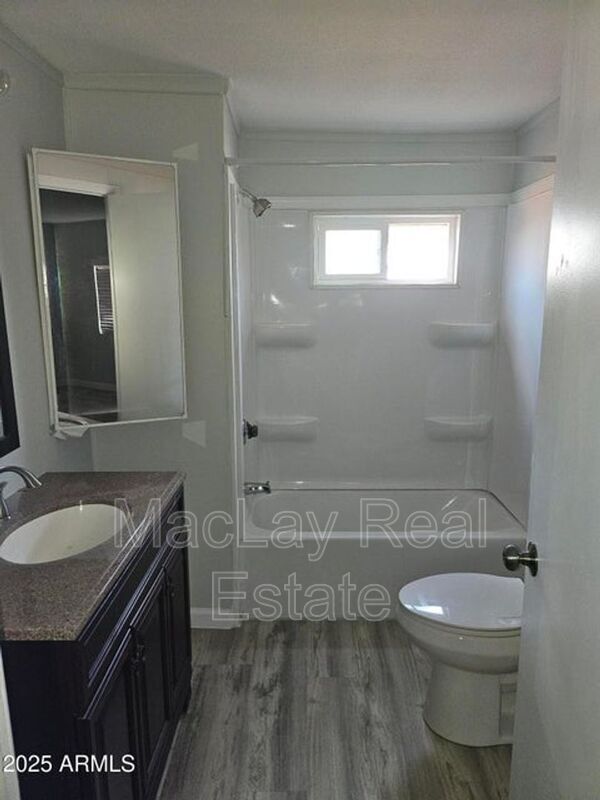 Foto del edificio - 720 S 97th Pl