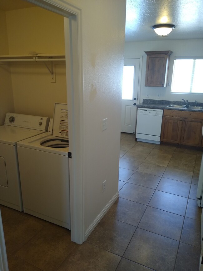 Building Photo - 60 N 4275 W