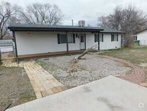 Building Photo - 317 N Coulson St