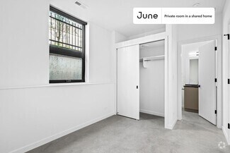 Building Photo - Private bedroom in 4 bed/3.5 bath Home