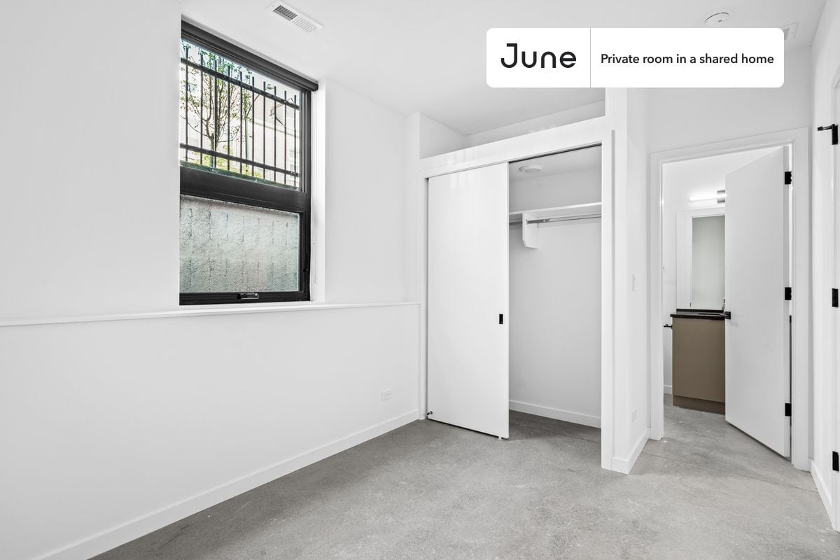 Primary Photo - Private bedroom in 4 bed/3.5 bath Home