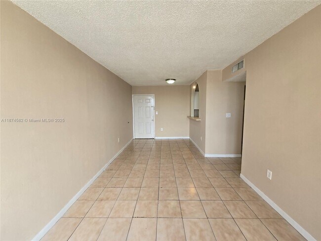 Foto del edificio - 8185 NW 7th St