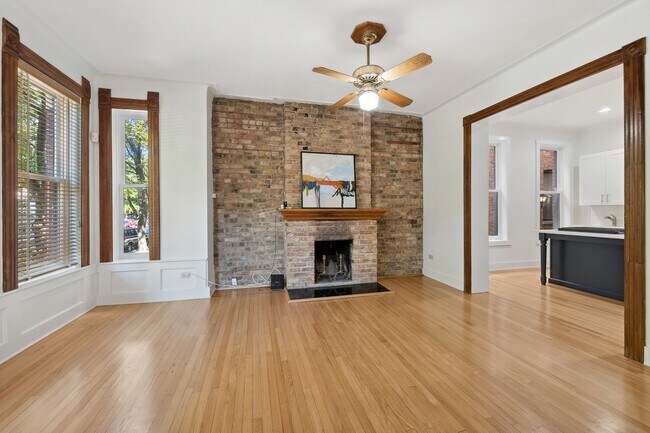 Foto del edificio - 2117 N Sheffield Ave