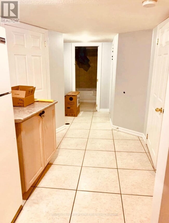 Building Photo - 390 Marble Pl