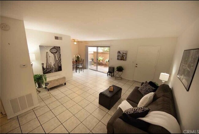 Foto del edificio - 1413 Forest Glen Dr