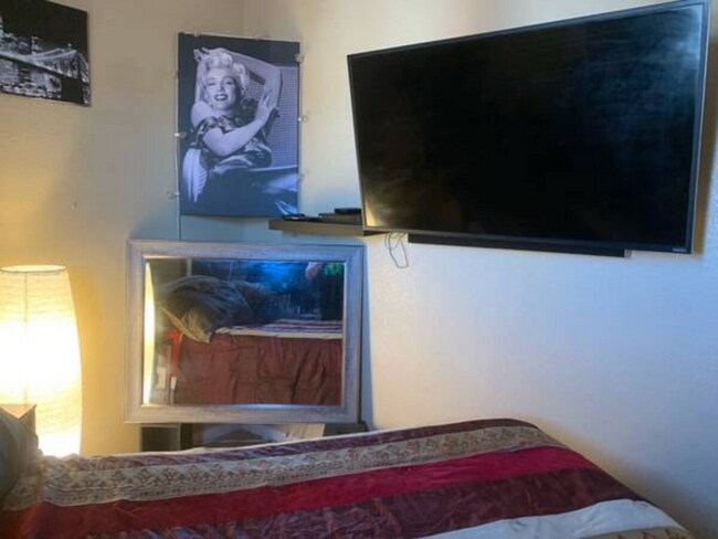 Foto del edificio - 1700 Deep Spring Ave