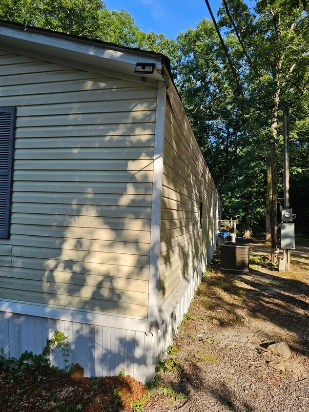 Building Photo - 3 bed 2 bath mobile home