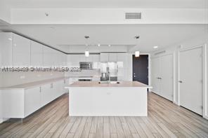 Foto principal - 999 SW 1st Ave