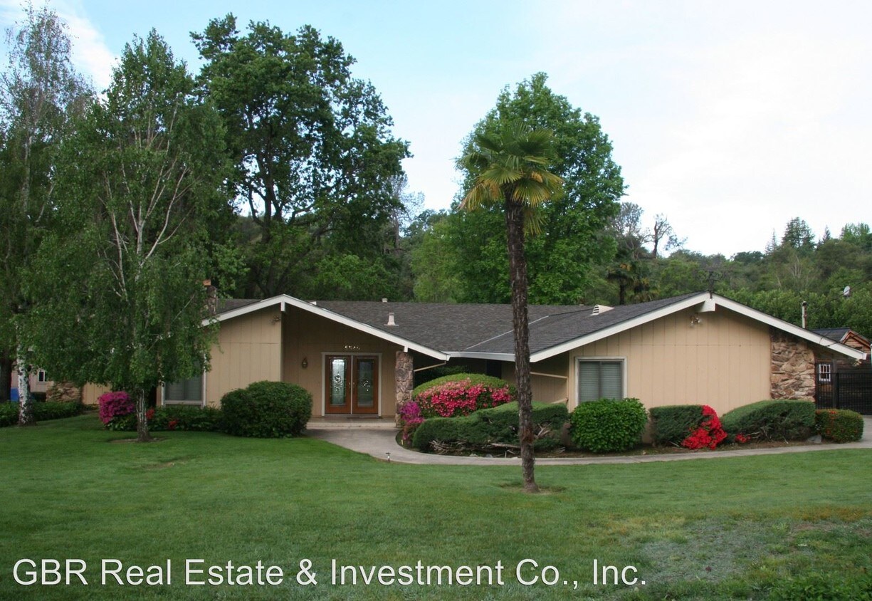 Primary Photo - 5 br, 2 bath House - 6840 Oak Avenue