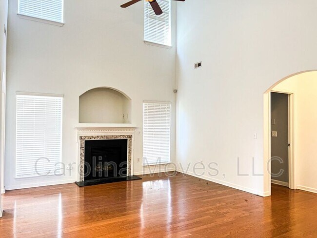 Building Photo - 208 Morgan Shire Dr