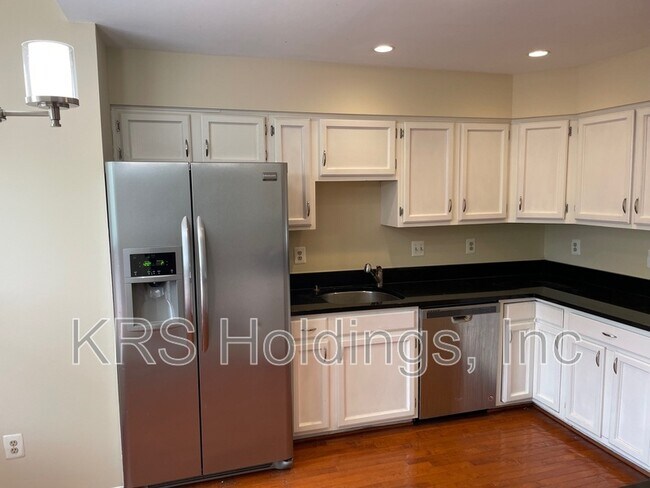 Foto del edificio - 5203 Glen Meadow Dr