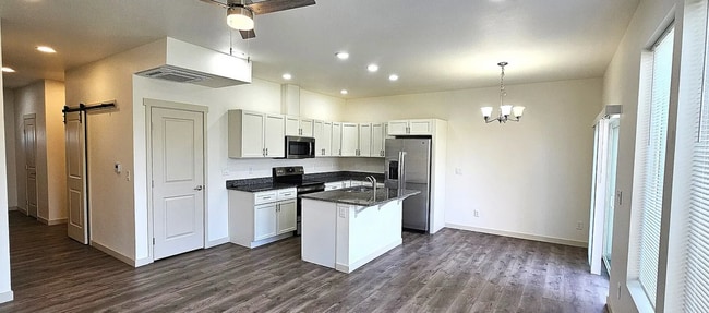 Building Photo - Beautiful New Construction Duplex