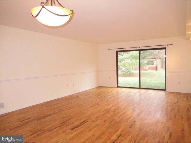 Building Photo - 30 Adele Ct