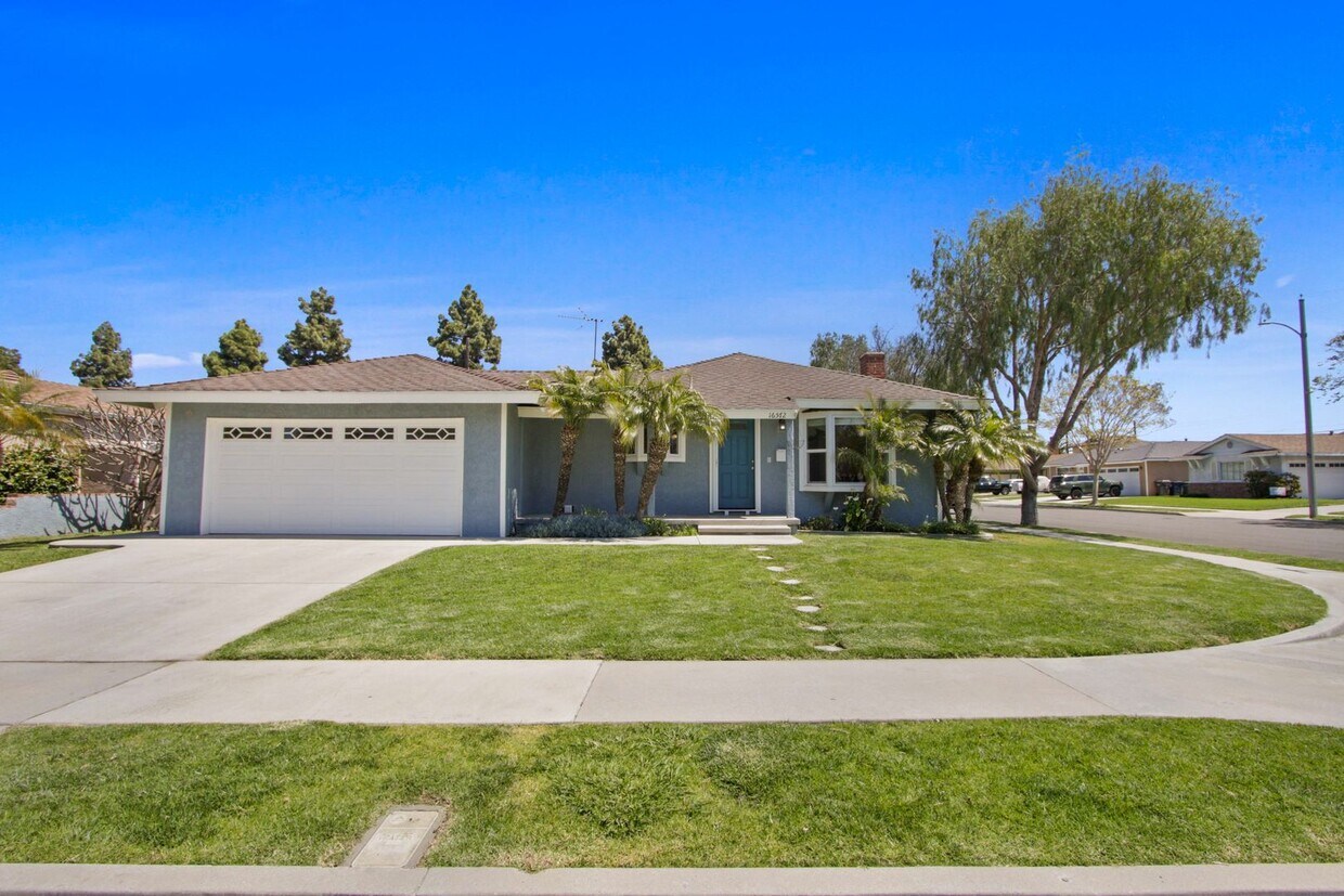 Photo - 16572 Tripp Circle in Huntington Beach