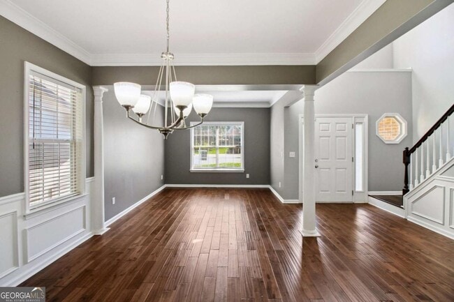 Building Photo - 2011 Chelton Way SE