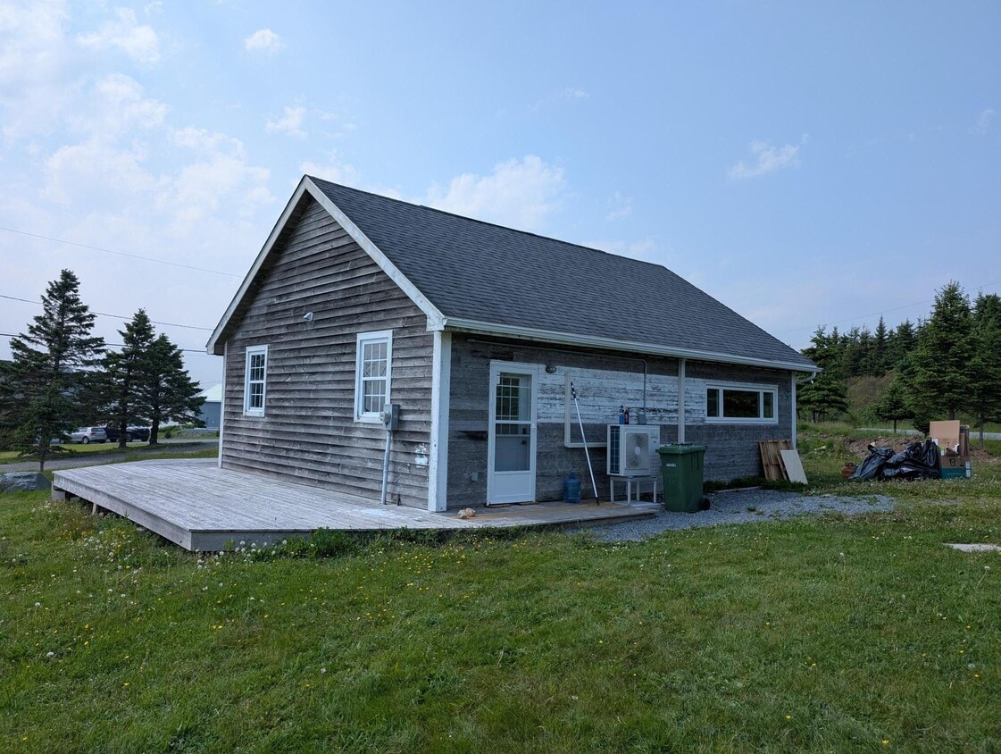 Primary Photo - 140 Leslie Rd
