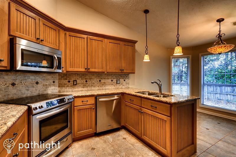 Primary Photo - 680 Trellis Pond Ct