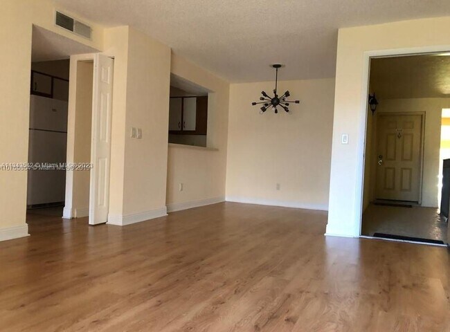 Building Photo - 1243 SW 46th Ave