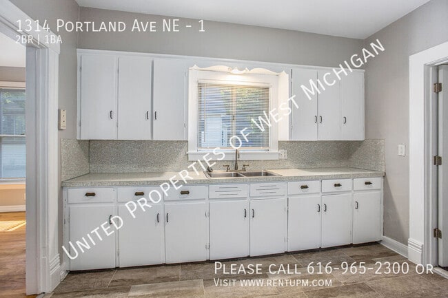 Building Photo - 1314 Portland Ave NE