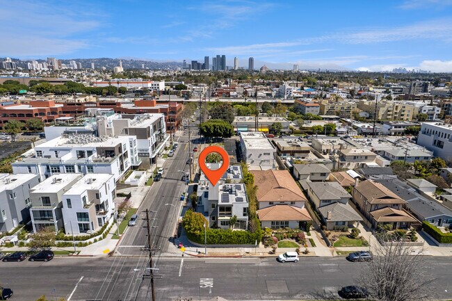Building Photo - 11322 La Grange Ave