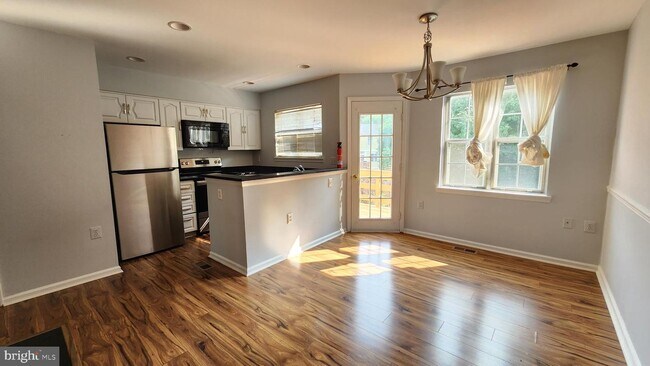 Building Photo - 5740 Evergreen Knoll Ct