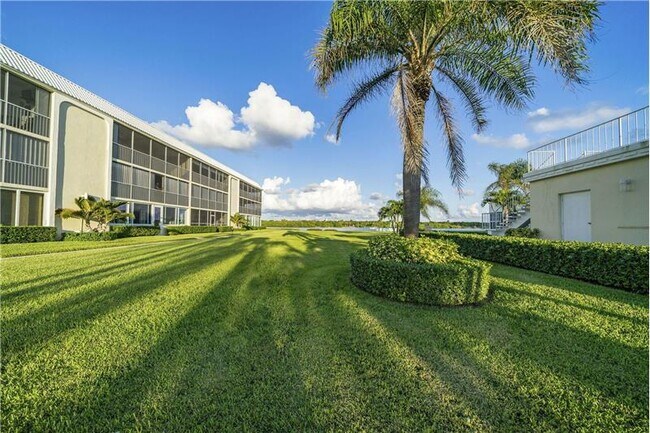 Building Photo - 100 Waterway Rd