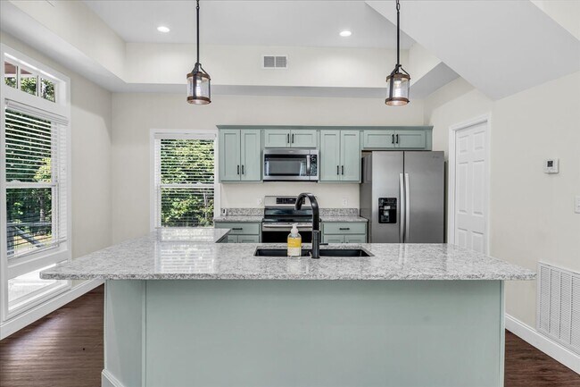 Foto del edificio - 765 Upper Firetower Rd