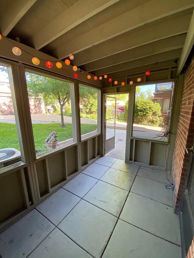 Covered porch - 2475 Channing Rd