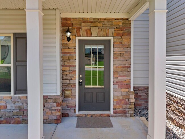 Building Photo - Spacious 4BR Home with Fenced Yard & Community Pool