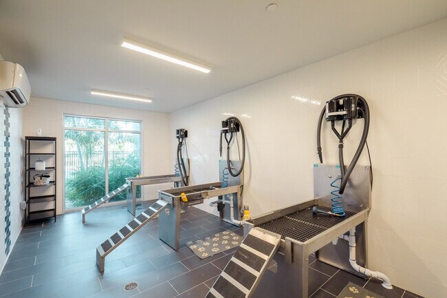 Foto del edificio - 3700 Ingleside Blvd