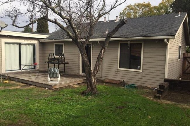 Building Photo - 39 Rafael Way