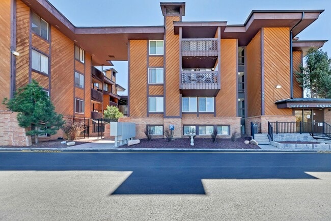 Skyway Condo, 2 Bed, 1.5 Bath, Secure Building - Skyway Condo, 2 Bed, 1.5 Bath, Secure Building