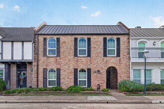 Building Photo - 8615 La Fonte St
