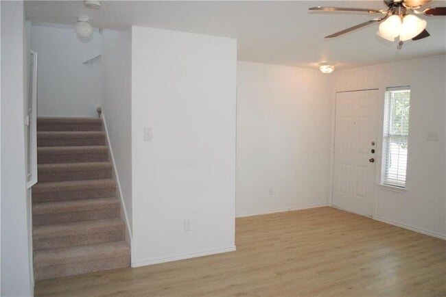 Building Photo - 2408 Bluffstone Dr