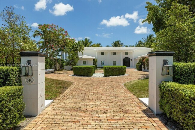 Building Photo - 610 Sabal Palm Rd