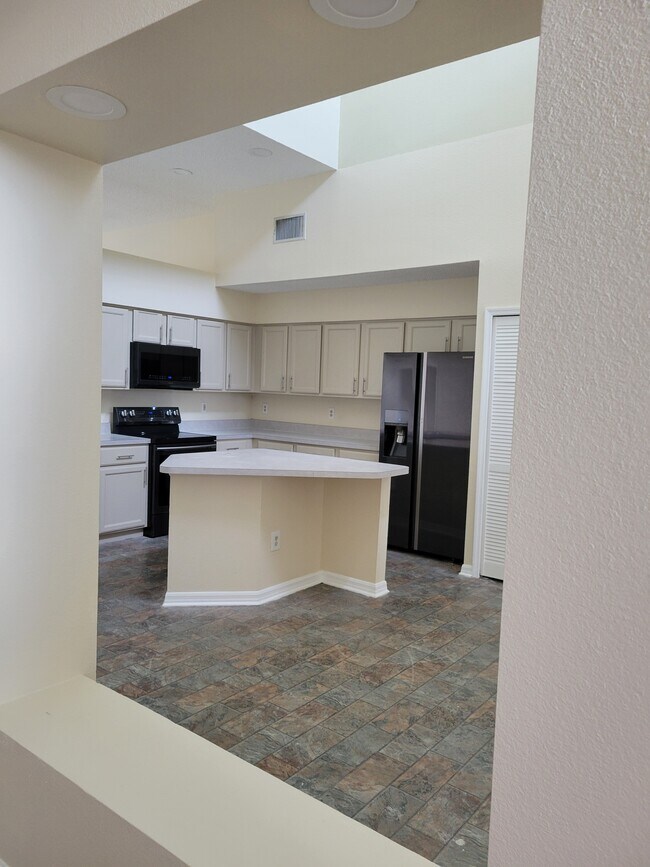 Building Photo - 1048 California Creek Dr