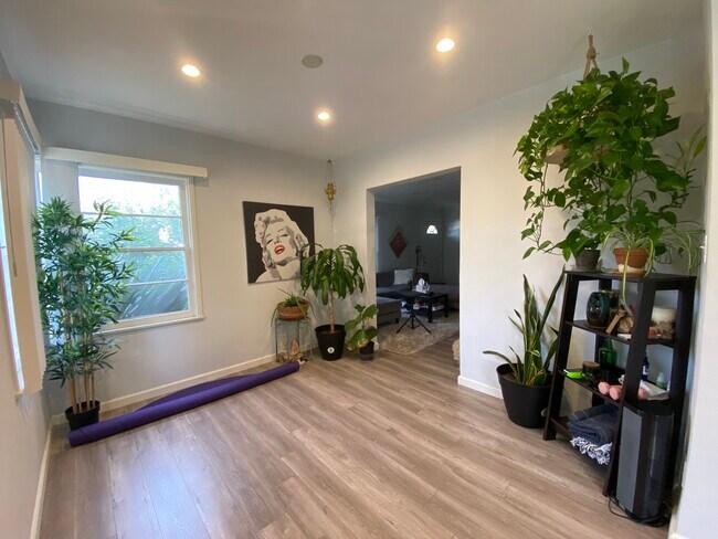 Dinning area - 5061 Colfax Ave