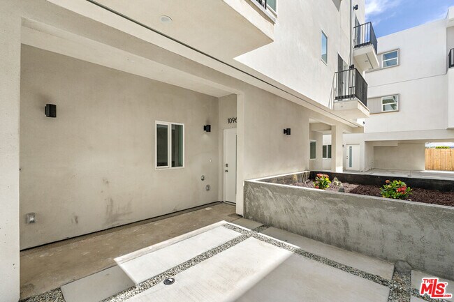 Foto del edificio - 10959 Calvert St