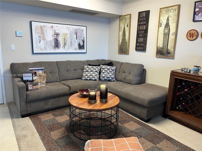 Foto del edificio - 3600 Mystic Pointe Dr