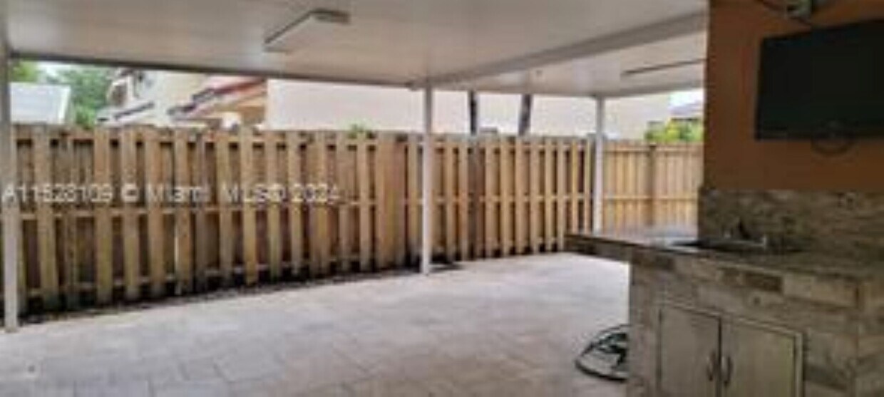 Foto del edificio - 560 NW 82nd Pl