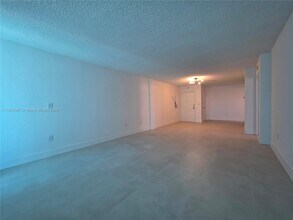 Building Photo - 245 18th St
