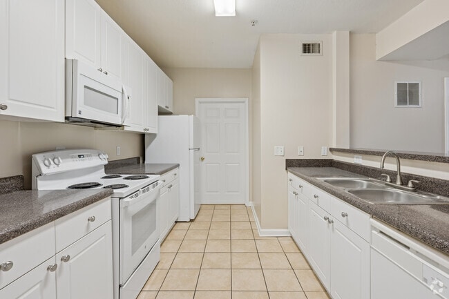 3BR, 2BA - 1,480SF - Kitchen - Retreat at Dublin Creek