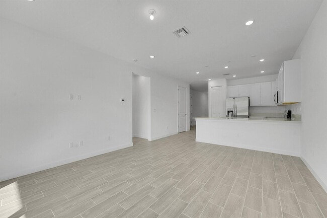 Building Photo - 6429 Seabright Ter