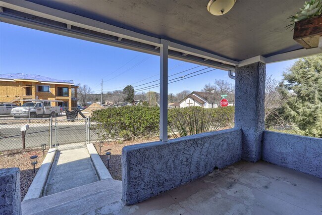 Building Photo - 2 Bedroom 1 Bath Single Family Home in Prescott