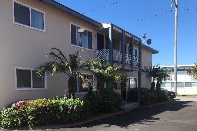 Vista al oeste - 11828 Eucalyptus Ave